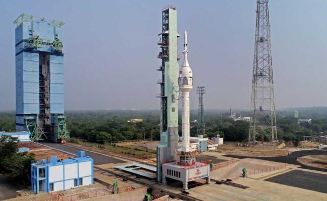 इसरो गगनयान मिशन की ओर पहला कदम रखने को तैयार, कुछ देर का इंतजार