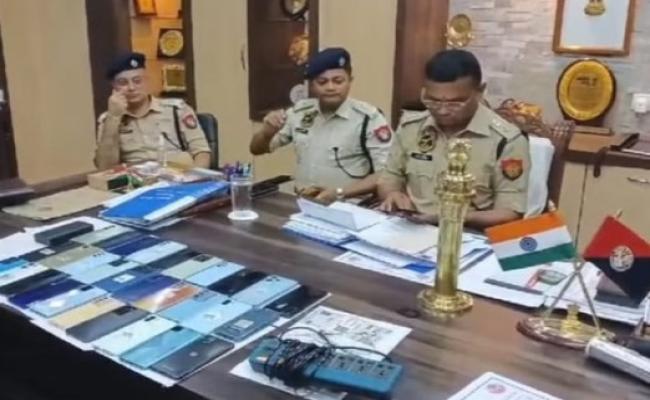 सिलचर में तस्करी के 40 मोबाइल फोन के साथ तीन गिरफ्तार