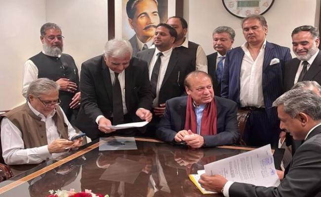 अल्लाह पर सब कुछ छोड़कर चार साल बाद पाकिस्तान लौटे नवाज शरीफ