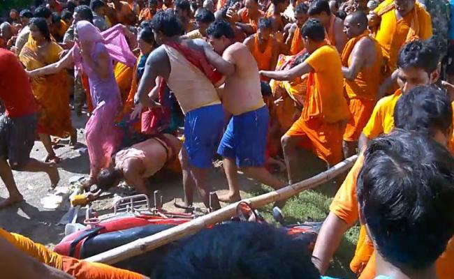 बिहारः गोपालगंज में दुर्गा पूजा पंडाल में भगदड़, दो महिलाओं समेत तीन की मौत