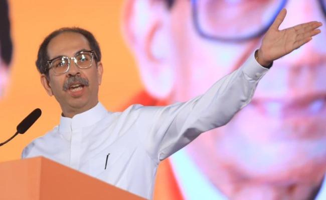 दशहरा सम्मेलन में उद्धव ठाकरे ने की पीएम केयर फंड की जांच की मांग