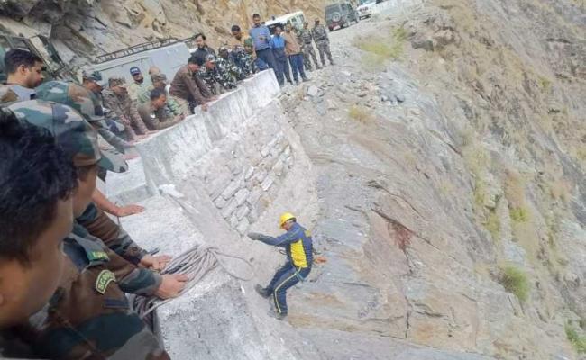 आदि कैलाश यात्रा से लौट रहे श्रद्धालुओं की दुर्घटनाग्रस्त जीप में सवार सभी 6 लोगों के शव बरामद