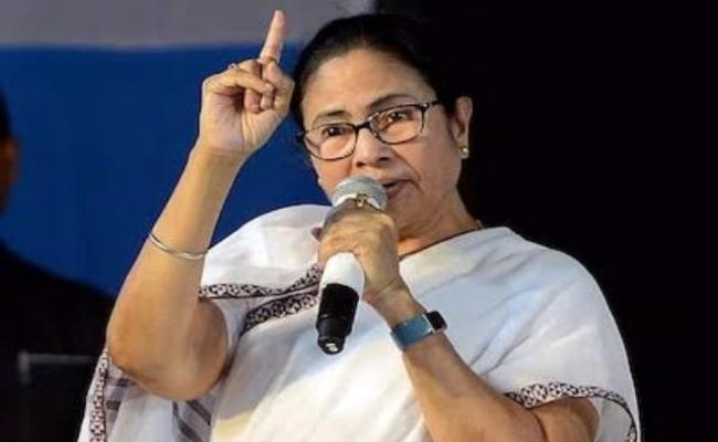 विश्व व्यापार सम्मेलन से पहले राज्य के उद्योगपतियों के साथ मुख्यमंत्री ममता का विजया सम्मेलन