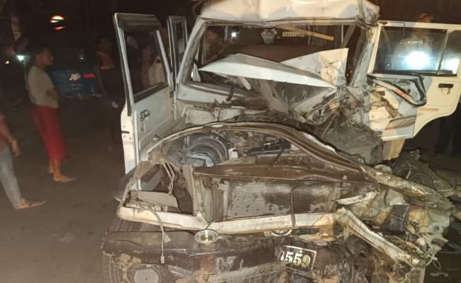 बोलेरो और ट्रक की टक्कर में एक की मौत,चार घायल