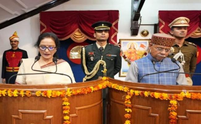 हिमाचल प्रदेश 8लोक सेवा आयोग की सदस्य बनीं डाॅ. अंजू शर्मा, राज्यपाल ने दिलाई शपथ