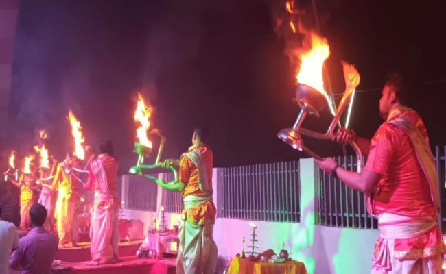 ''देवी सुरेश्वरी भगवती गंगे, भुवन तारिणी तरल तरंगे'' से गूंज उठा सिमरिया