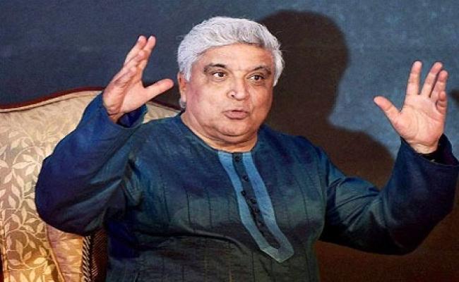 पुराने गानों के रीमेक में 'रैप' जोड़ने से भड़के जावेद अख्तर