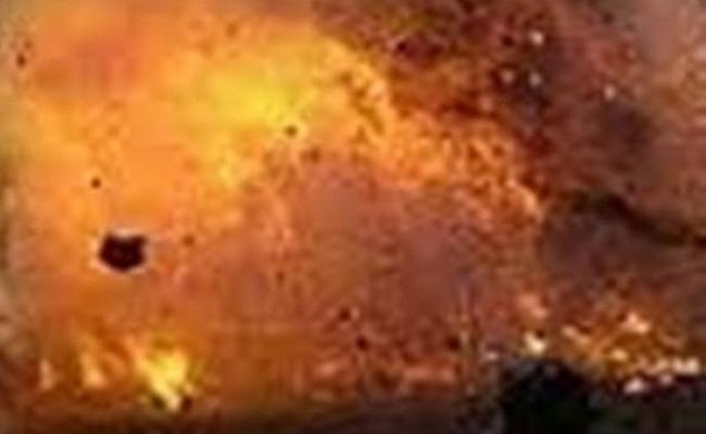 कानपुर में बम के हमले से सब्जी कारोबारी महिला घायल