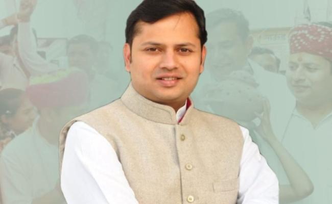 दिल्ली में ईडी के दफ्तर पहुंचे वैभव गहलोत, हो रही पूछताछ