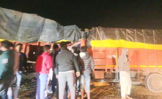 भोपाल: इंदौर रोड पर आपस में टकराए तीन वाहन, दो की मौत, 7 घायल
