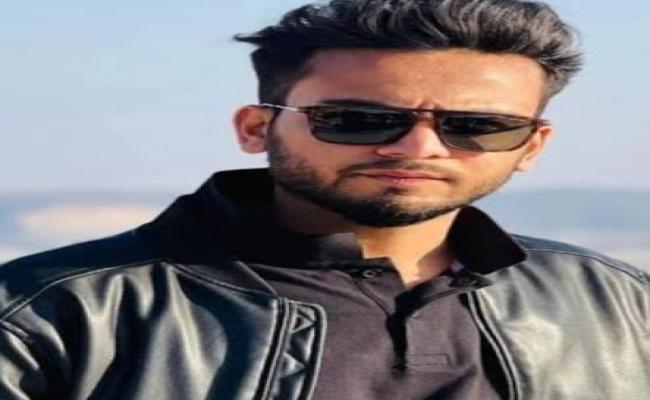 बिग बॉस ओटीटी-2 के विजेता एल्विस यादव व अन्य पर नोएडा में प्राथमिकी दर्ज