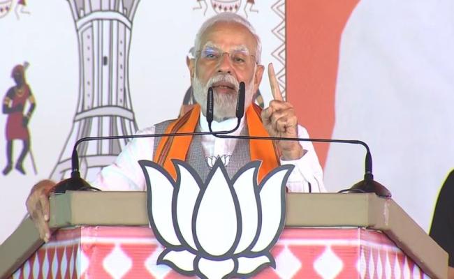 घोटाले के आरोपितों से संबंंधों के बारे जनता को बताएं सीएम भूपेश: प्रधानमंत्री मोदी