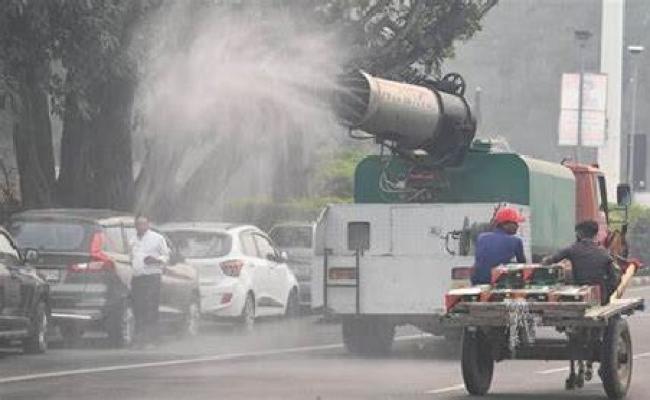 दिल्ली में खतरनाक स्तर पर प्रदूषण, हर व्यक्ति रोजाना कम से कम 25 सिगरेट के बराबर कर रहा धुएं का सेवन