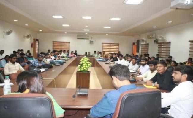 सिनेमा निर्देशक का माध्यम होता है : डॉ अंकित पाठक