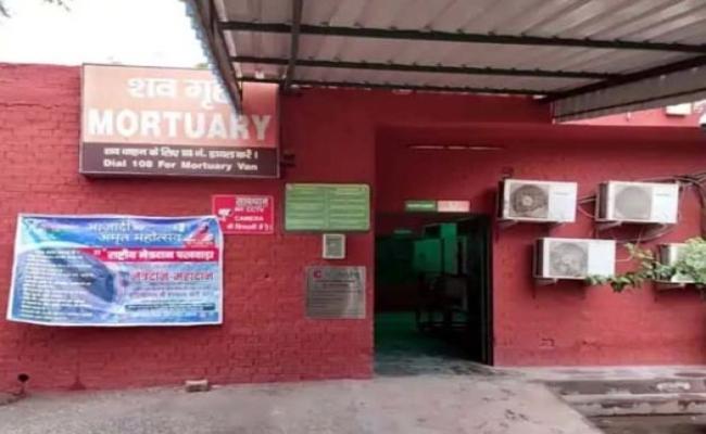 फरीदाबाद : ट्राॅले से टकराई बाइक, तीन की मौत
