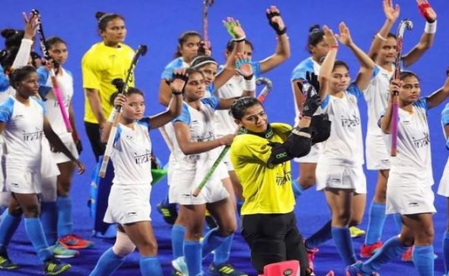 रांची में कठिन टीमों से मुकाबला करके खुश हूं : सविता