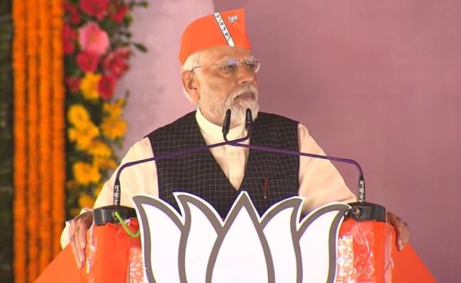 छत्तीसगढ़ से जा रही है कांग्रेस, भाजपा के आने का मतलब राज्य का विकास: मोदी