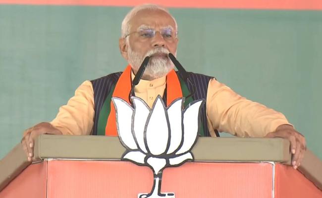 कांग्रेस ने मान लिया है कि मोदी की गारंटी के सामने उसके झूठे वादे नहीं चलेंगे : नरेन्द्र मोदी