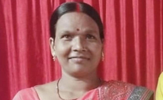 दिपावली के दिन से गायब महिला का रेलवे के गड्ढे में मिला शव