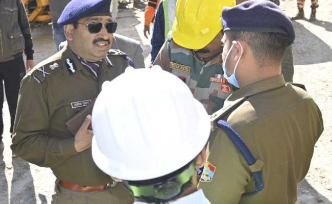 उत्तरकाशी टनल में फंसे मजदूरों के परिजनों एवं अन्य श्रमिकों में बढ़ रहा गुस्सा