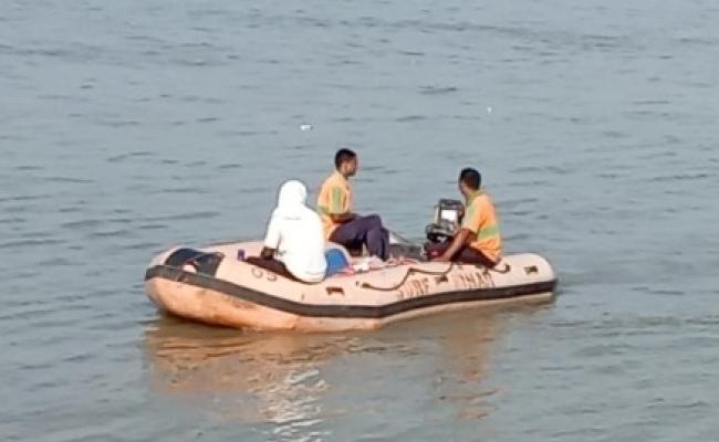 गंगा स्नान के दौरान डूबा बच्चा, एसडीआरएफ टीम की खोजबीन जारी