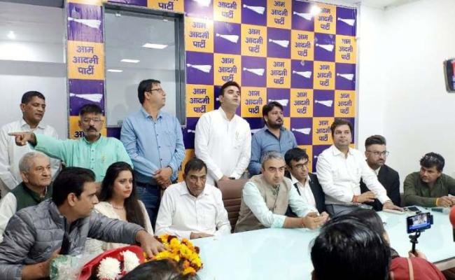 फरीदाबाद: हरियाणा में बड़े स्तर पर शराब घोटाला, सरकार मौन: अनुराग ढांडा