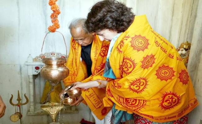 सीएम खोजने के लिए राजस्थान के कोने-कोने में घूम रहे हैं मोदी : प्रियंका गांधी