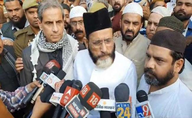 हिंदुस्तान में अब दुआ पर भी पाबंदी : मौलाना तौकीर रजा