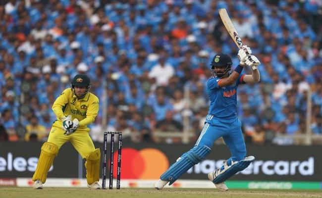 विश्व कप फाइनल में भारतीय टीम ने ऑस्ट्रेलिया को दिया 241 रनों का लक्ष्य