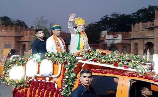 राज विस चुनाव : बीकानेर में मोदी का मेगा रोड शो