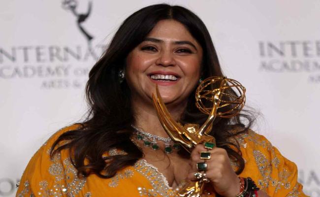 एकता आर कपूर ने रचा इतिहास, इंटरनेशनल एमी डायरेक्टोरेट अवॉर्ड जीतने वाली पहली भारतीय महिला फिल्म निर्माता