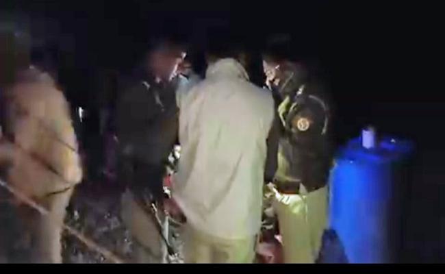 हमीरपुर में पति ने पत्नी को जिन्दा फूंका, ससुर की हत्या के बाद खुद फांसी पर लटका