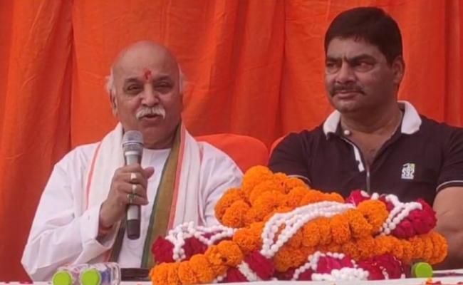 मुसलमानों की बढ़ती आबादी चिंता का विषय, अगले 50 साल में होगी मुगल सल्तनत: प्रवीण तोगड़िया