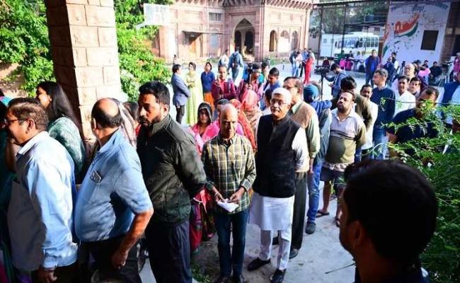 राजस्थान विधानसभा चुनाव में 75.45 प्रतिशत मतदान, महिलाएं पुरुषों से आगे रहीं