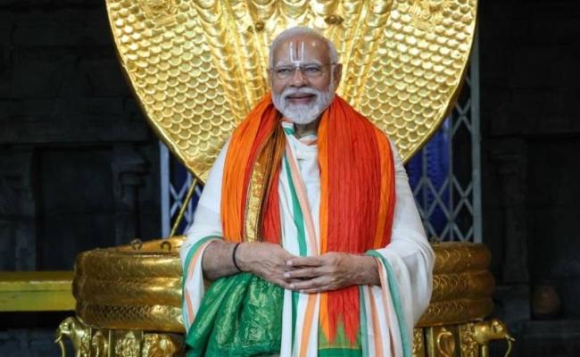 प्रधानमंत्री मोदी ने तिरुमाला मंदिर में की पूजा-अर्चना, भगवान व्यंकटेश्वर के दर्शन कर की सभी देशवासियों के कल्याण की कामना