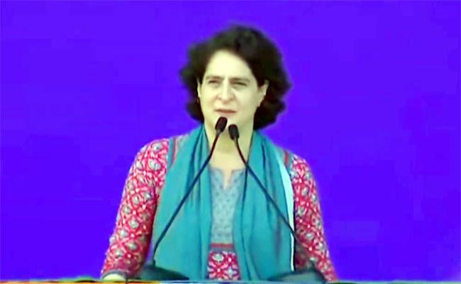 फर्जी वादों के साथ एक बार फिर केसीआर सीएम पद प्राप्त करना चाहते हैं: प्रियंका गांधी