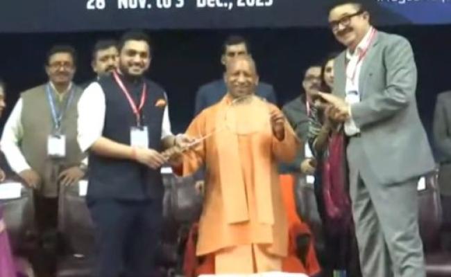 मोदी के नेतृत्व में खेल की गतिविधियों ने पकड़ी नयी रफ्तार : योगी आदित्यनाथ