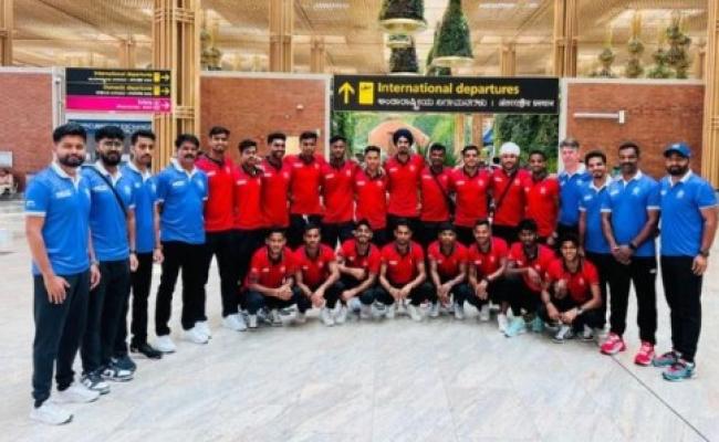 जूनियर हॉकी पुरुष विश्व कप में हिस्सा लेने के लिए मलेशिया रवाना हुई भारतीय टीम