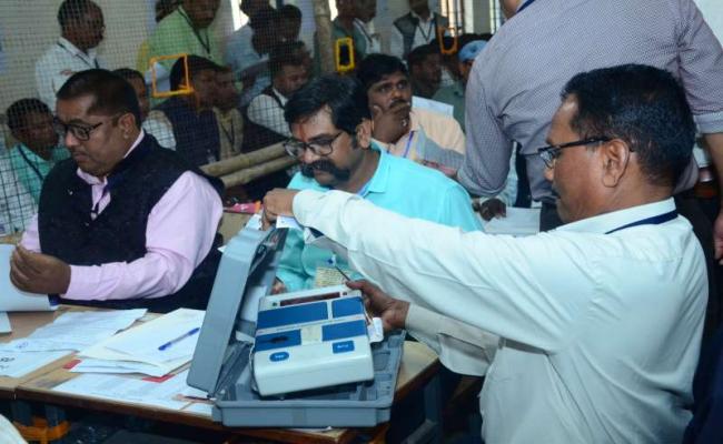 कोरबा: कोरबा विधानसभा से लखन देवांगन 8वें राउंड में 12960 वोटों से आगे
