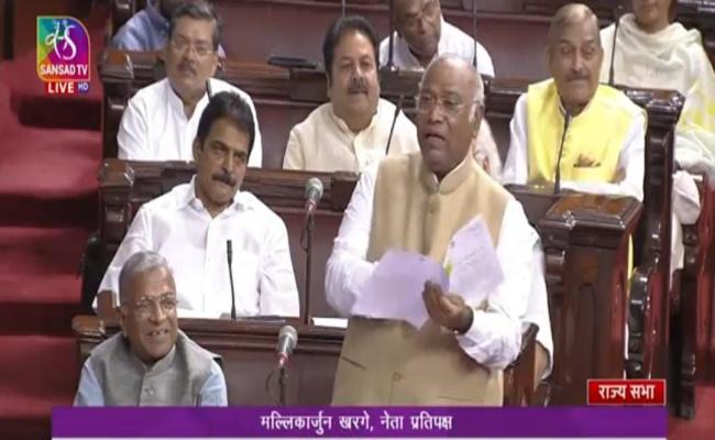 सत्र में हिस्सा लेने से पहले खड़गे से मिले विपक्षी सांसद