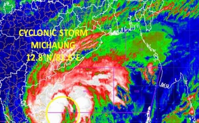 तमिलनाडु में दिखा तूफान मिचौंग का असर, बारिश शुरू, कल मछलीपट्टनम के तटों से टकराएगा