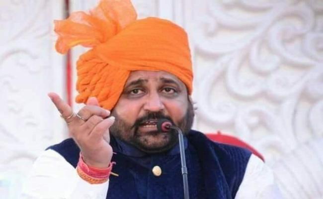 श्री राष्ट्रीय राजपूत करणी सेना के अध्यक्ष सुखदेव सिंह गोगामेड़ी को मारी गोली