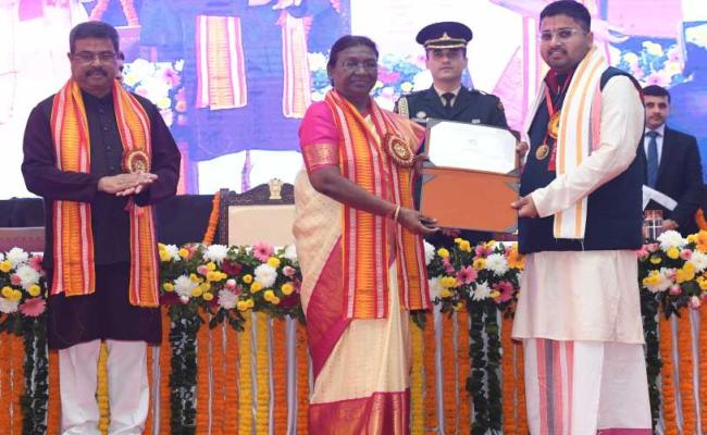 भारतीय संस्कृति की पहचान और वाहक रही है संस्कृत : राष्ट्रपति