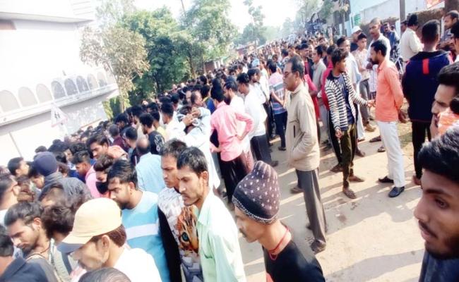 रायपुर : हाइवा ने मोटरसाइकिल सवारों को कुचला, पिता व दो बेटियों की मौत