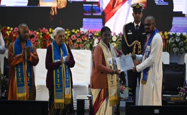 भारत को विकसित राष्ट्र बनाने के लिए लक्ष्य व संकल्प के साथ कार्य करें युवा : राष्ट्रपति