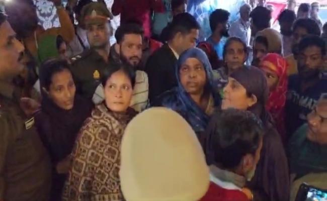 होटल में प्रेमिका से मुलाकात के बाद प्रेमी ने लगाई फांसी