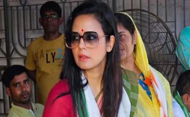 महुआ मोइत्रा की याचिका पर सुप्रीम कोर्ट में सुनवाई आज