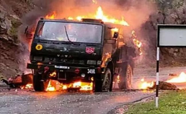 पुंछ में सेना के दो वाहनों पर आतंकी हमला, चार जवान बलिदान