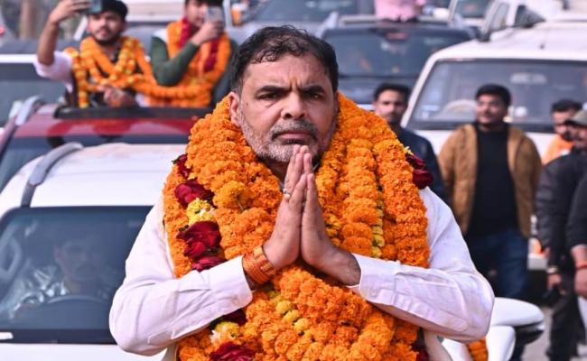 भारतीय कुश्ती संघ के निलंबित अध्यक्ष संजय सिंह ने काशी में किया रोड शो