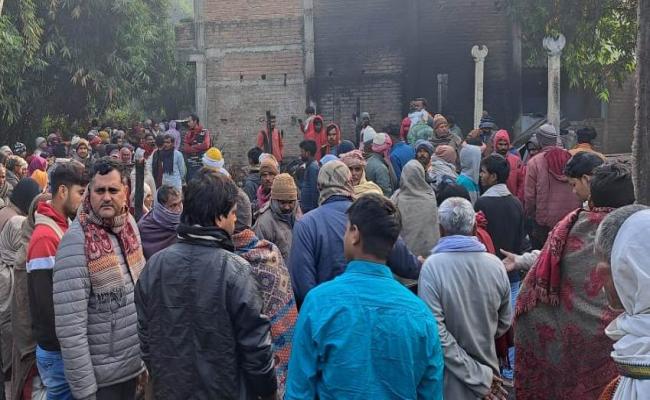 बिहार में घर में लगी आग से पति-पत्नी और दो बच्चों की मौत